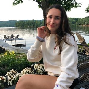 Meet your Posher, Ariane clara